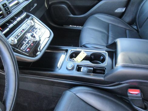 Used 2022 Lincoln Corsair Grand Touring w/ Towing Package AWD/4WD image 17