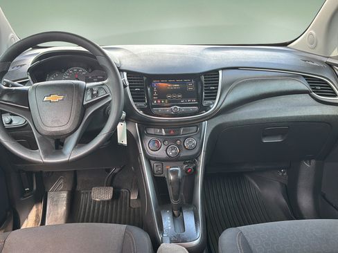 Used 2018 Chevrolet Trax LS FWD image 9
