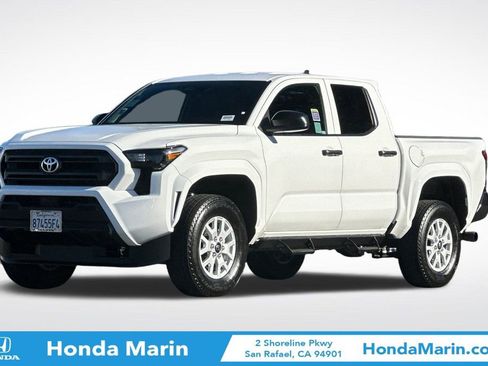 Used 2025 Toyota Tacoma SR image 9