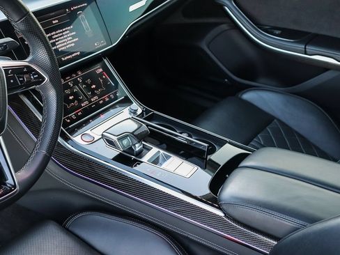 Used 2022 Audi S8 AWD/4WD image 23