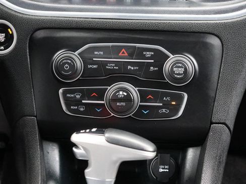 Used 2017 Dodge Charger R/T Scat Pack w/ Beats Audio Group RWD image 21