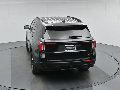 Used 2025 Ford Explorer ST-Line w/ ST-Line Street Pack image 44
