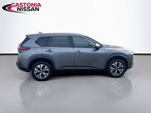 Used 2021 Nissan Rogue SV image 10