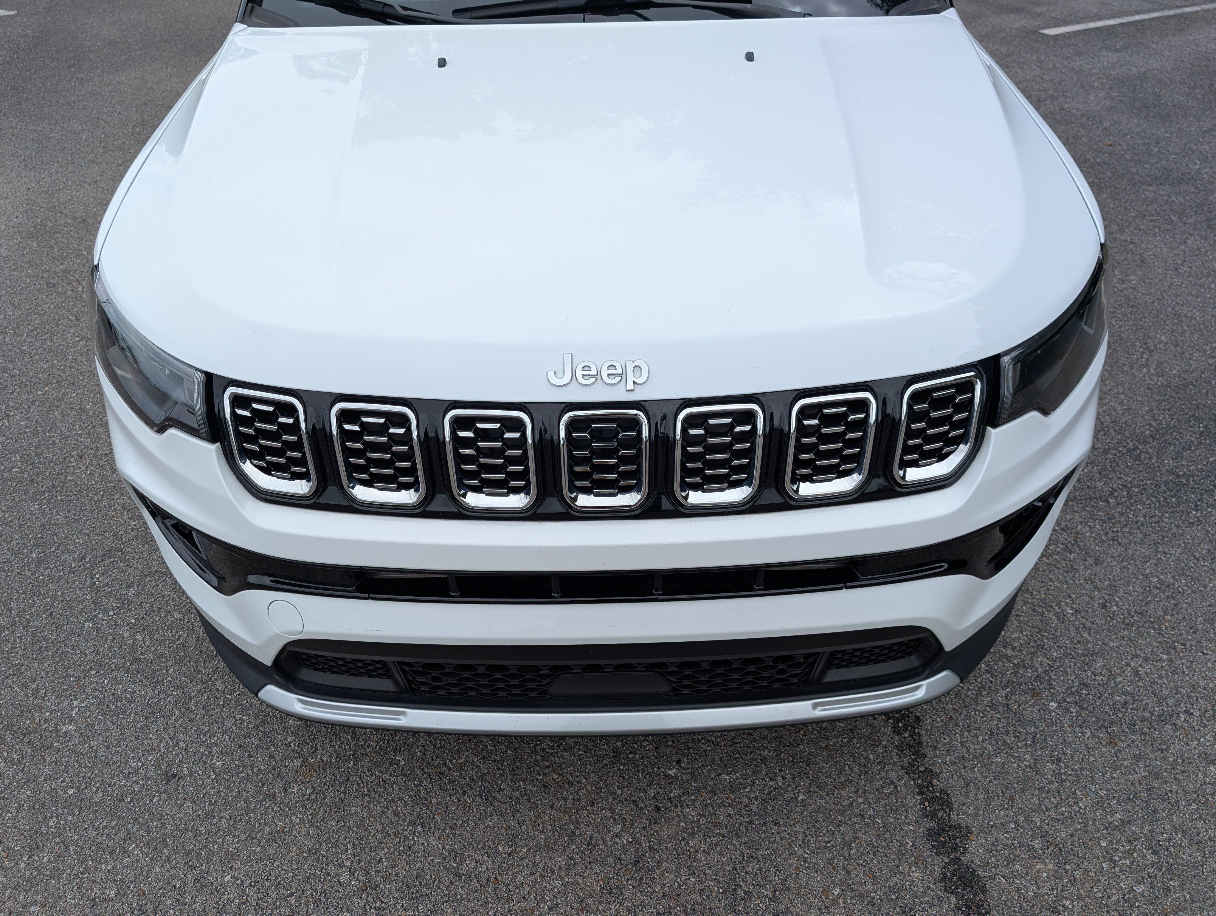 Used 2025 Jeep Compass Limited AWD/4WD image 11