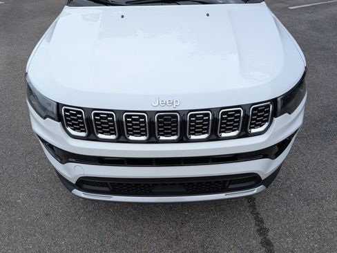 Used 2025 Jeep Compass Limited AWD/4WD image 11