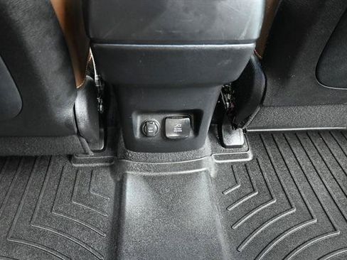 Used 2022 Kia Telluride SX w/ SX Prestige Package AWD/4WD image 15