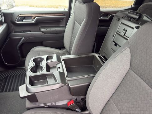 Used 2025 Chevrolet Silverado 1500 LT image 19