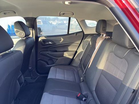 Used 2025 Chevrolet Trax LT w/ LT Convenience Package image 12