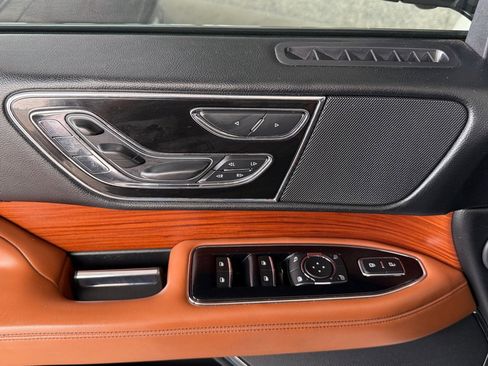 Used 2018 Lincoln Navigator Reserve w/ Technology Package AWD/4WD image 24