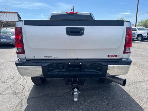 Used 2014 GMC Sierra 2500 SLT w/ Suspension Package, Off-Road AWD/4WD image 6