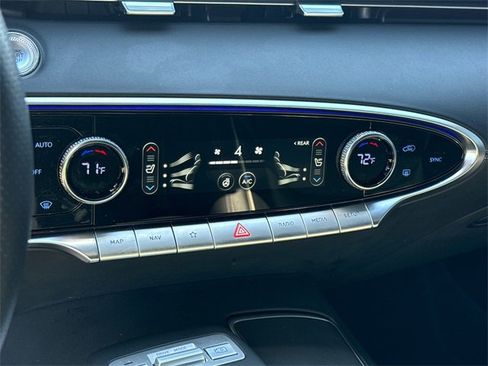 Used 2025 Genesis GV70 3.5T Sport image 29