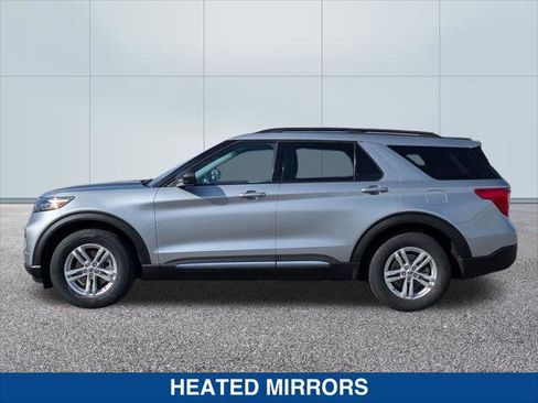 Certified 2022 Ford Explorer XLT image 2