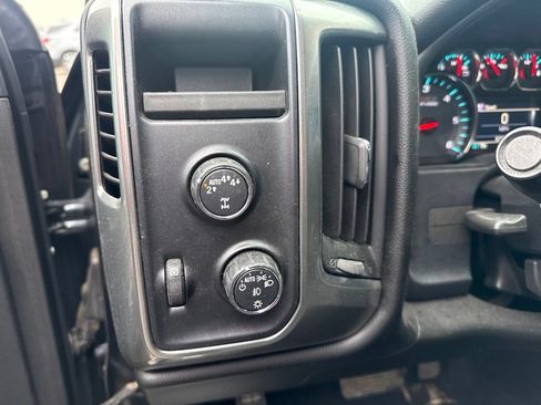 Used 2018 Chevrolet Silverado 1500 LT w/ Texas Edition AWD/4WD image 25