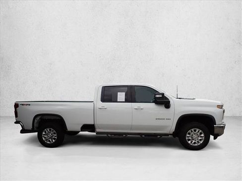 Used 2022 Chevrolet Silverado 2500 LT w/ Convenience Package AWD/4WD image 5