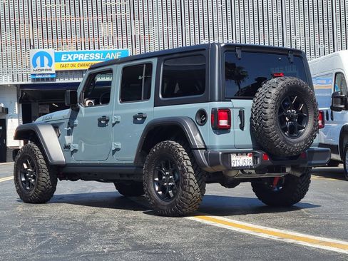 Used 2025 Jeep Wrangler Unlimited Sport AWD/4WD image 2