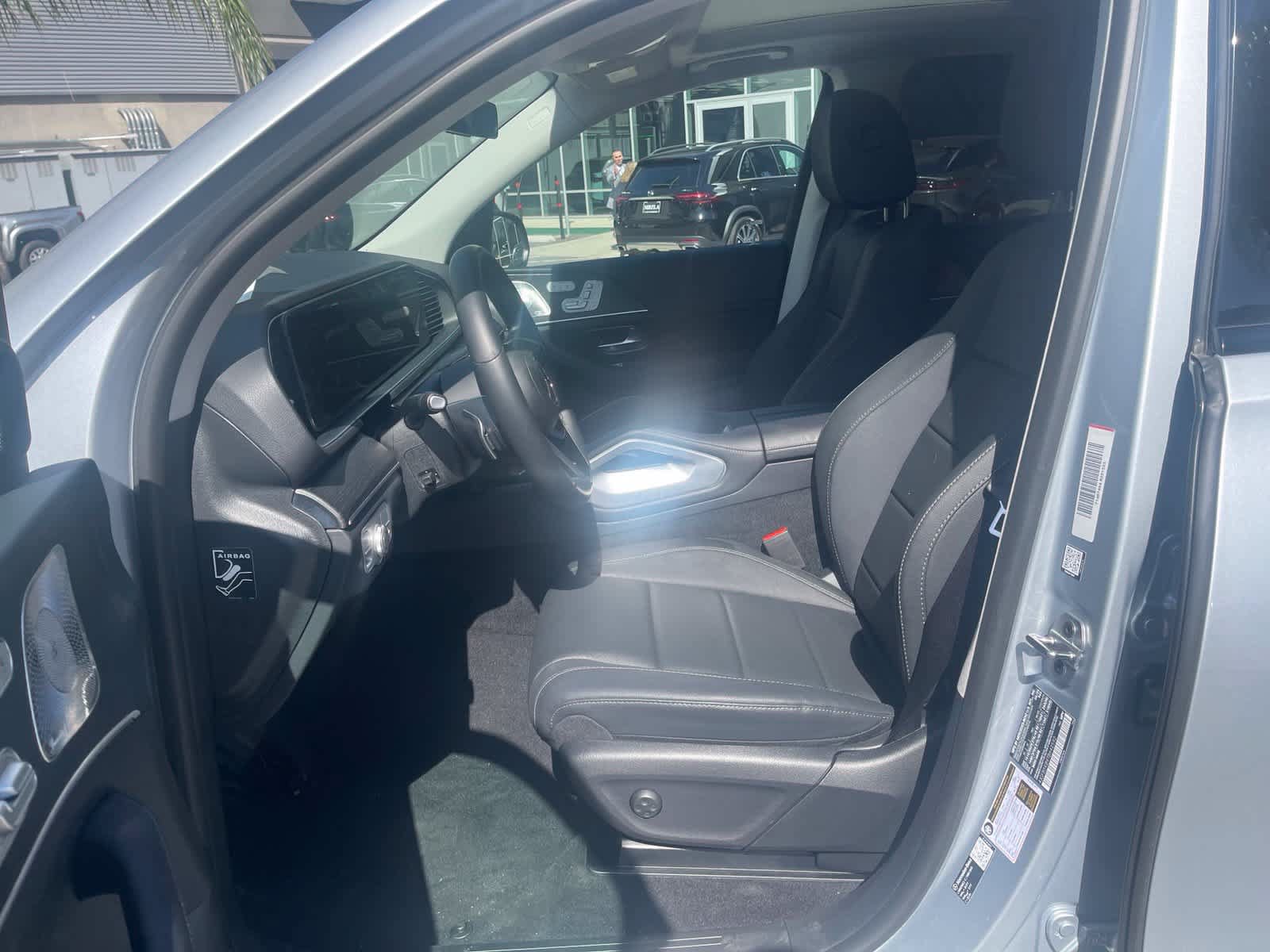 Used 2026 Mercedes-Benz GLE 450 4MATIC w/ Night Package image 6