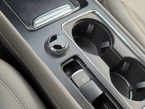 Certified 2025 Lincoln Corsair FWD image 28