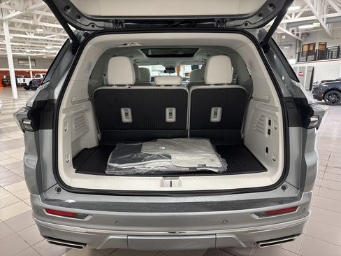 Used 2026 Buick Enclave Avenir AWD/4WD image 6