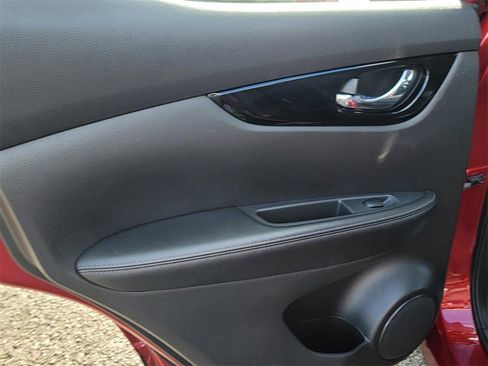 Certified 2022 Nissan Rogue Sport SV image 11