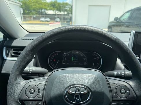 Used 2025 Toyota RAV4 LE FWD image 11