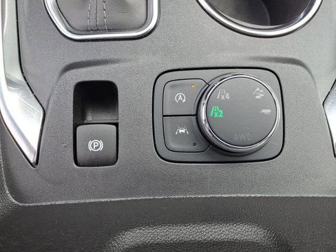 Used 2023 Chevrolet Traverse Premier w/ Redline Edition AWD/4WD image 32