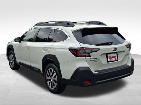 Used 2025 Subaru Outback Premium AWD/4WD image 4