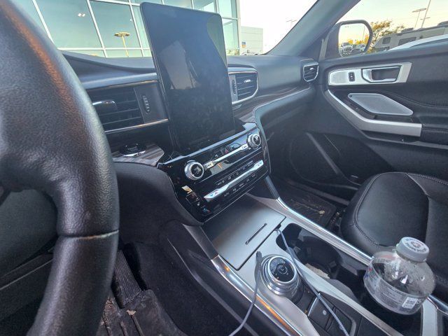 Used 2023 Ford Explorer Limited w/ Limited Technology Package AWD/4WD image 6