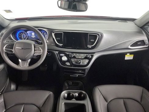 New 2026 Chrysler Pacifica Select image 36