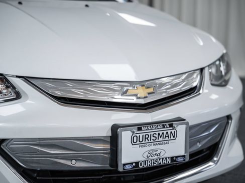 Used 2016 Chevrolet Volt Premier w/ Driver Confidence Package FWD image 9