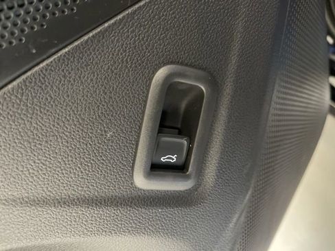 New 2026 Volkswagen Tiguan SE image 30