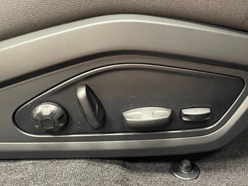 Used 2024 Audi e-tron GT Premium Plus w/ Performance Package image 25