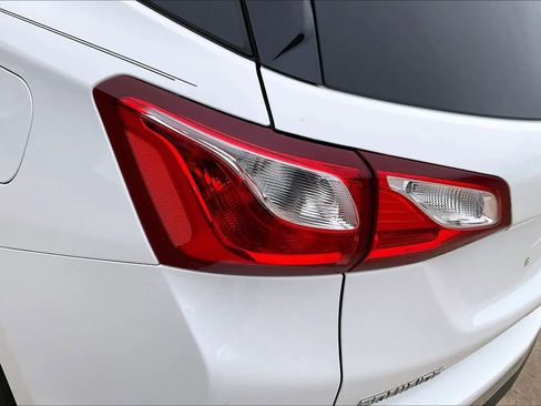 Used 2018 Chevrolet Equinox LT FWD image 28