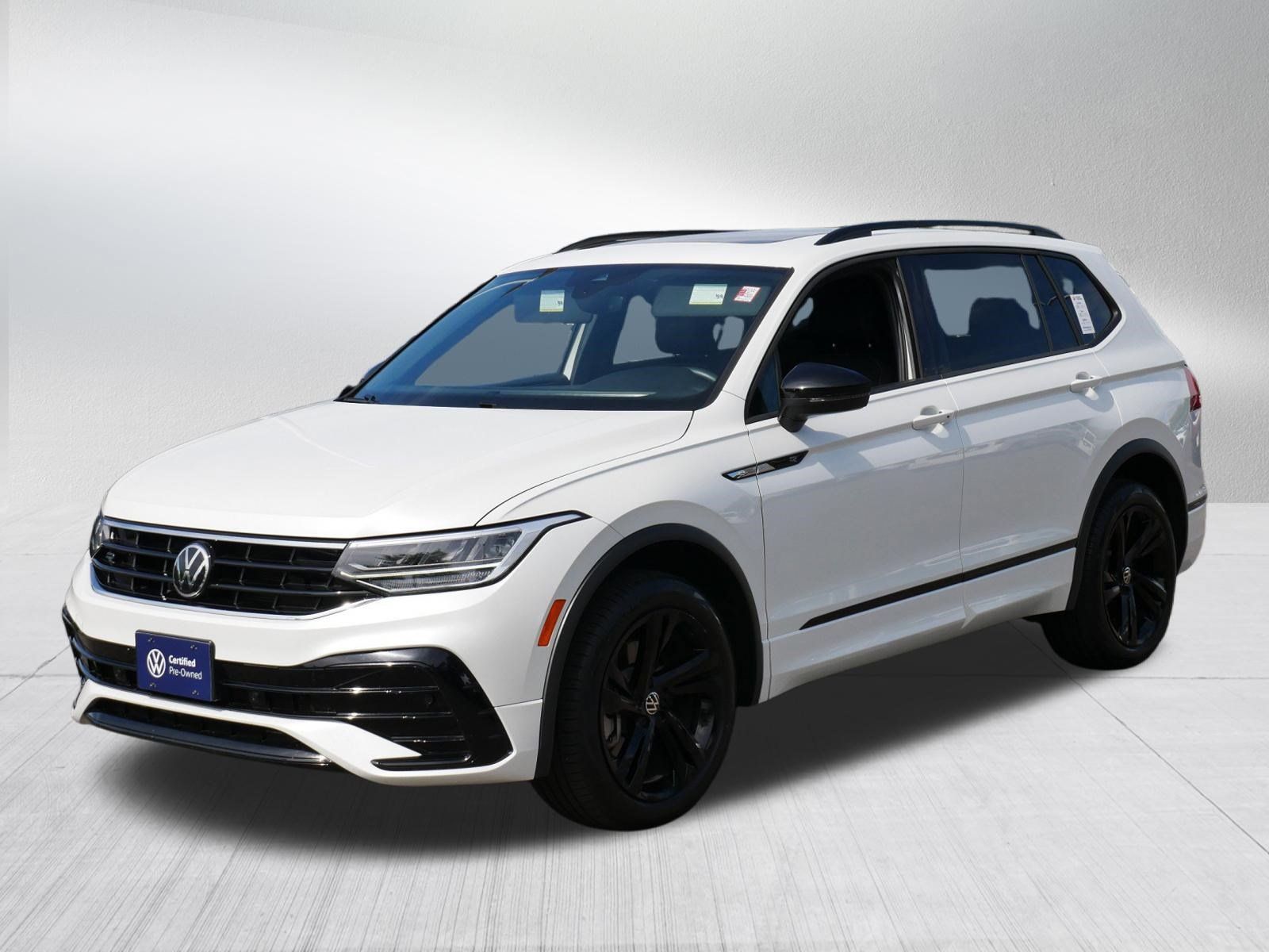 Certified 2023 Volkswagen Tiguan SE R-Line AWD/4WD image 3