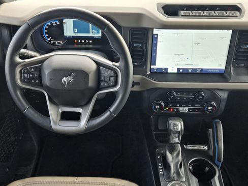 Used 2024 Ford Bronco Wildtrak image 27