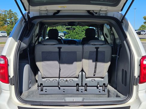 Used 2007 Dodge Grand Caravan SXT image 27