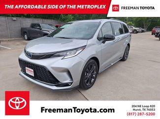 Used 2025 Toyota Sienna XSE FWD video 1