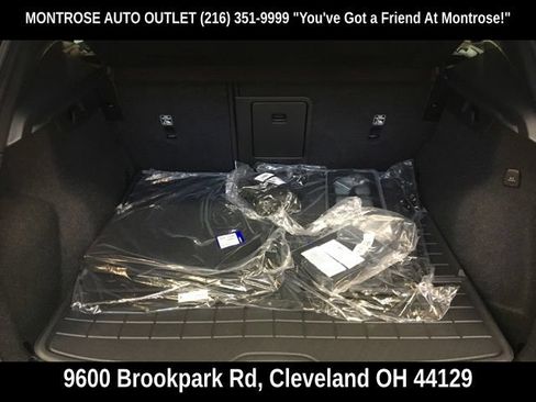 New 2024 Volvo XC40 Recharge Plus w/ Protection Package Premier RWD image 32
