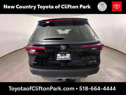 Used 2024 Toyota Grand Highlander AWD image 4