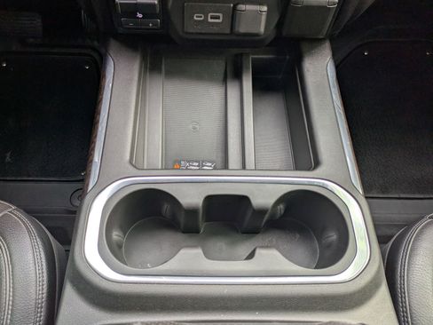 Used 2022 GMC Sierra 3500 Denali w/ Denali Black Diamond Edition image 14