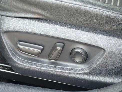 Used 2024 Toyota Camry SE image 15