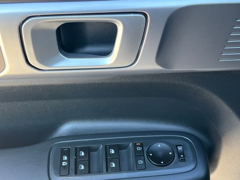 Certified 2025 Hyundai Santa Fe SE image 27