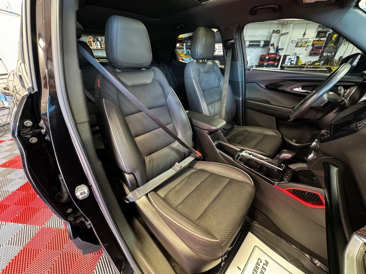 Used 2021 Chevrolet TrailBlazer RS w/ Sun and Liftgate Package FWD image 9