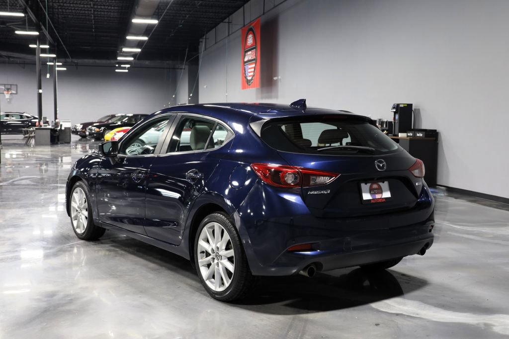Used 2017 MAZDA MAZDA3 Grand Touring w/ Premium Equipment Package FWD image 5