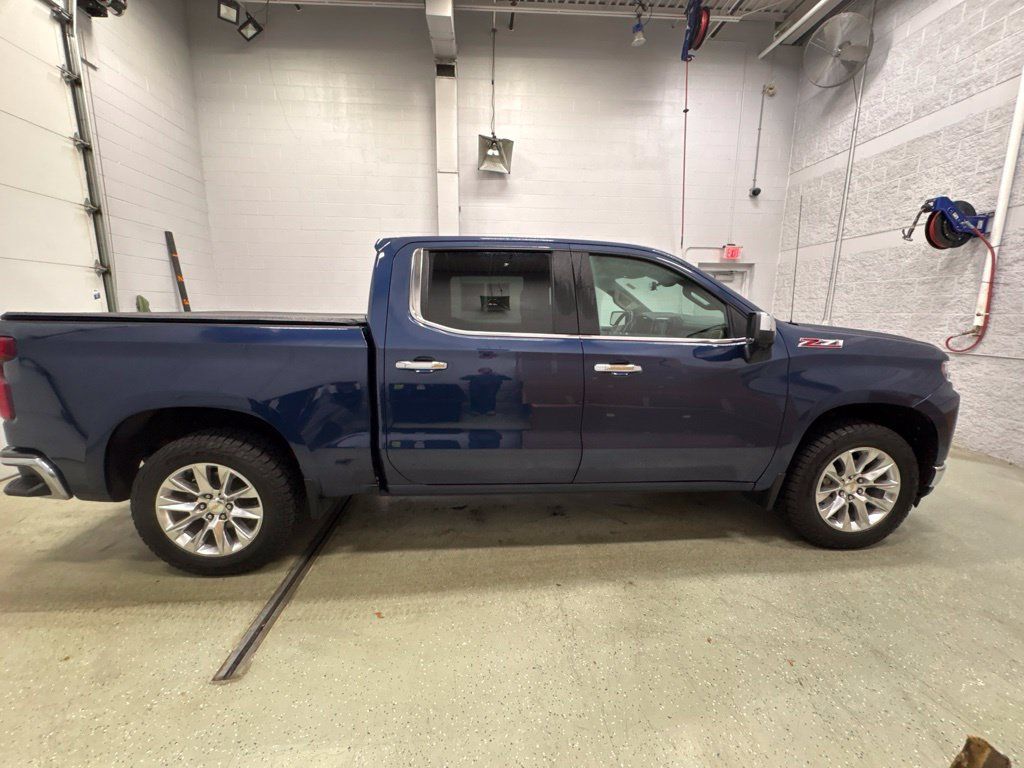 Used 2021 Chevrolet Silverado 1500 LTZ w/ Technology Package AWD/4WD image 3