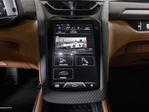 Used 2024 Lamborghini Revuelto image 30