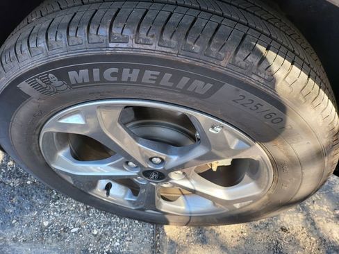 Used 2025 Ford Escape ST-Line image 7