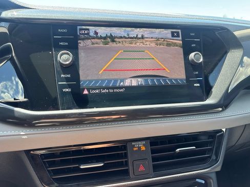 Used 2022 Volkswagen Taos SEL w/ Panoramic Sunroof Package AWD/4WD image 25