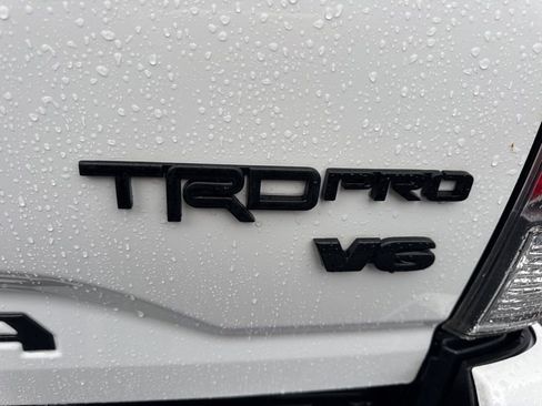 Used 2020 Toyota Tacoma TRD Sport AWD/4WD image 11