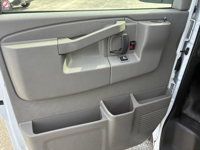 Used 2025 GMC Savana 2500 w/ Driver Convenience Package RWD image 16