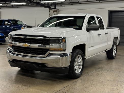 Used 2018 Chevrolet Silverado 1500 W/T w/ WT Convenience Package AWD/4WD image 3